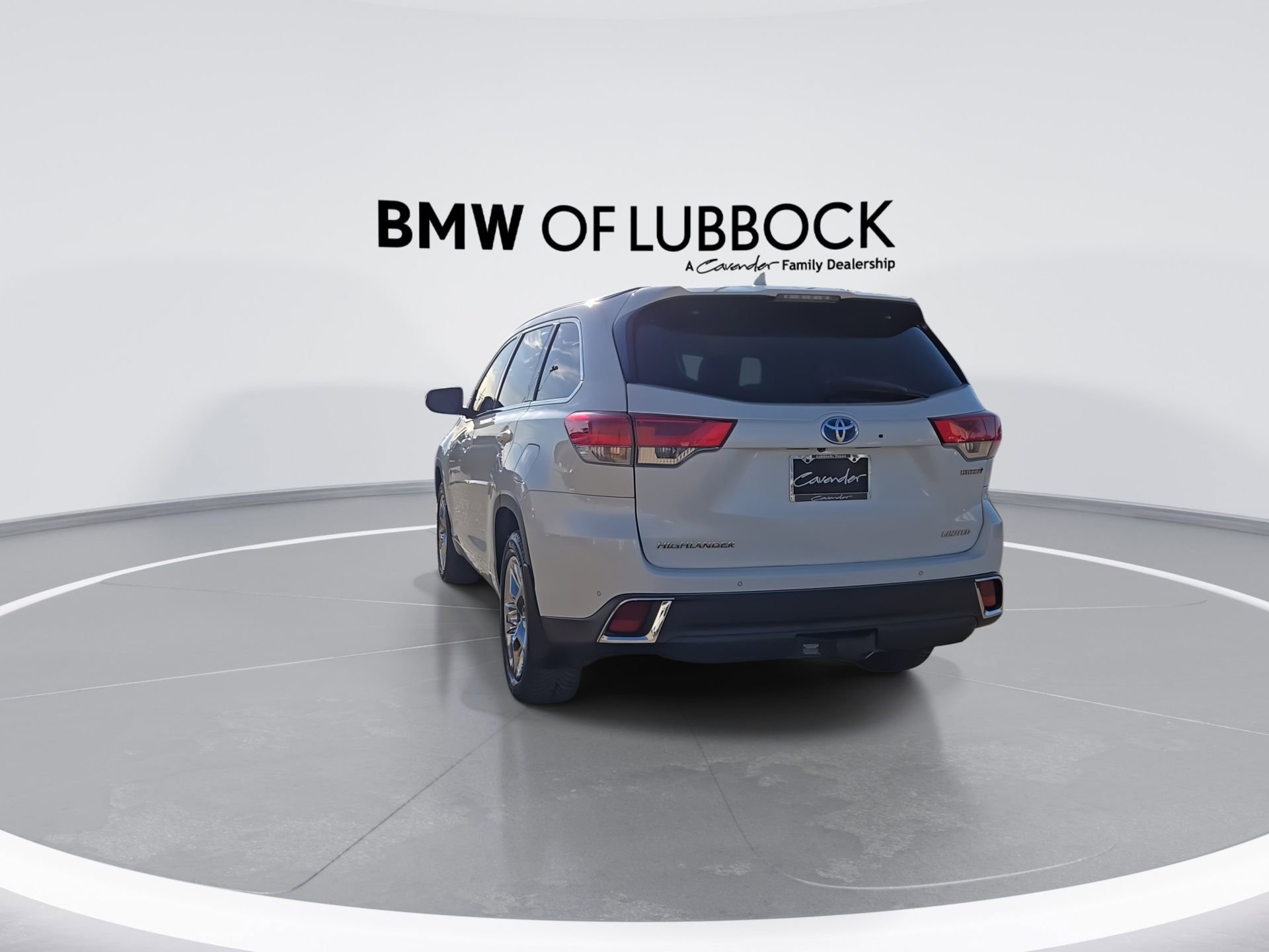 Used 2018 Toyota Highlander Limited Platinum w/ Carpet Mat Package (TMS) image 7