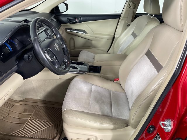 Used 2012 Toyota Camry XLE w/ Leather Pkg FWD image 2