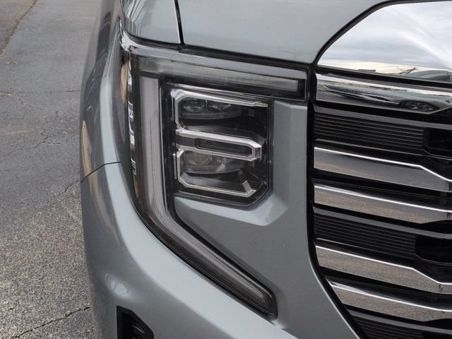 Used 2024 GMC Sierra 1500 SLT w/ SLT Premium Plus Package AWD/4WD image 10