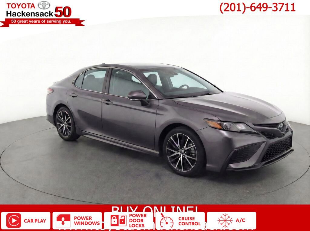 Used 2023 Toyota Camry SE image 1
