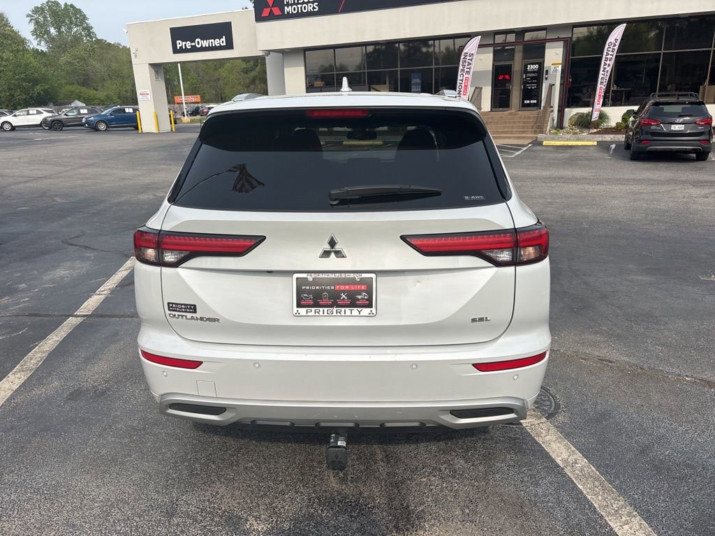 Used 2023 Mitsubishi Outlander SEL AWD/4WD image 6