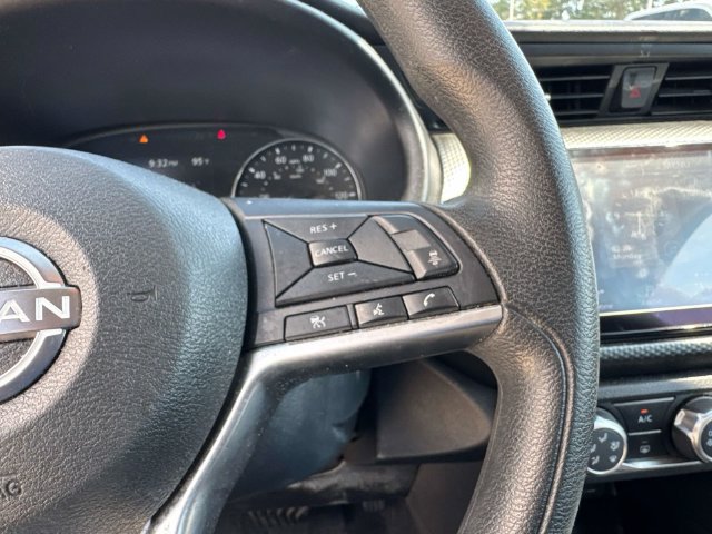 Used 2023 Nissan Kicks SV FWD image 28