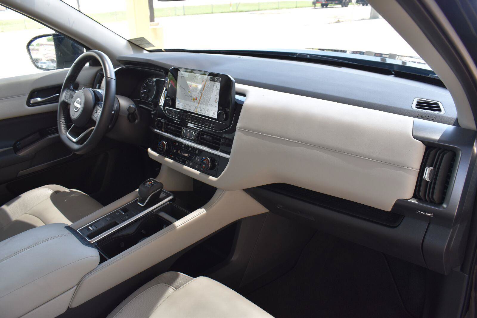 Used 2025 Nissan Pathfinder SL FWD image 75
