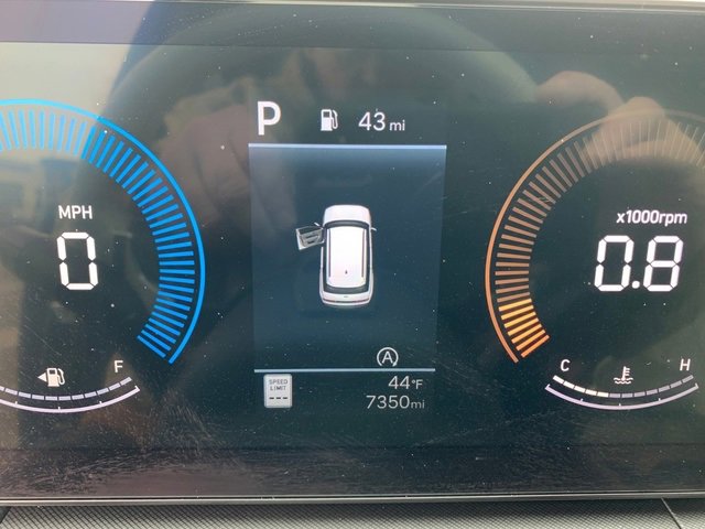 Certified 2025 Hyundai Santa Fe SEL w/ Tow & Go Package image 29