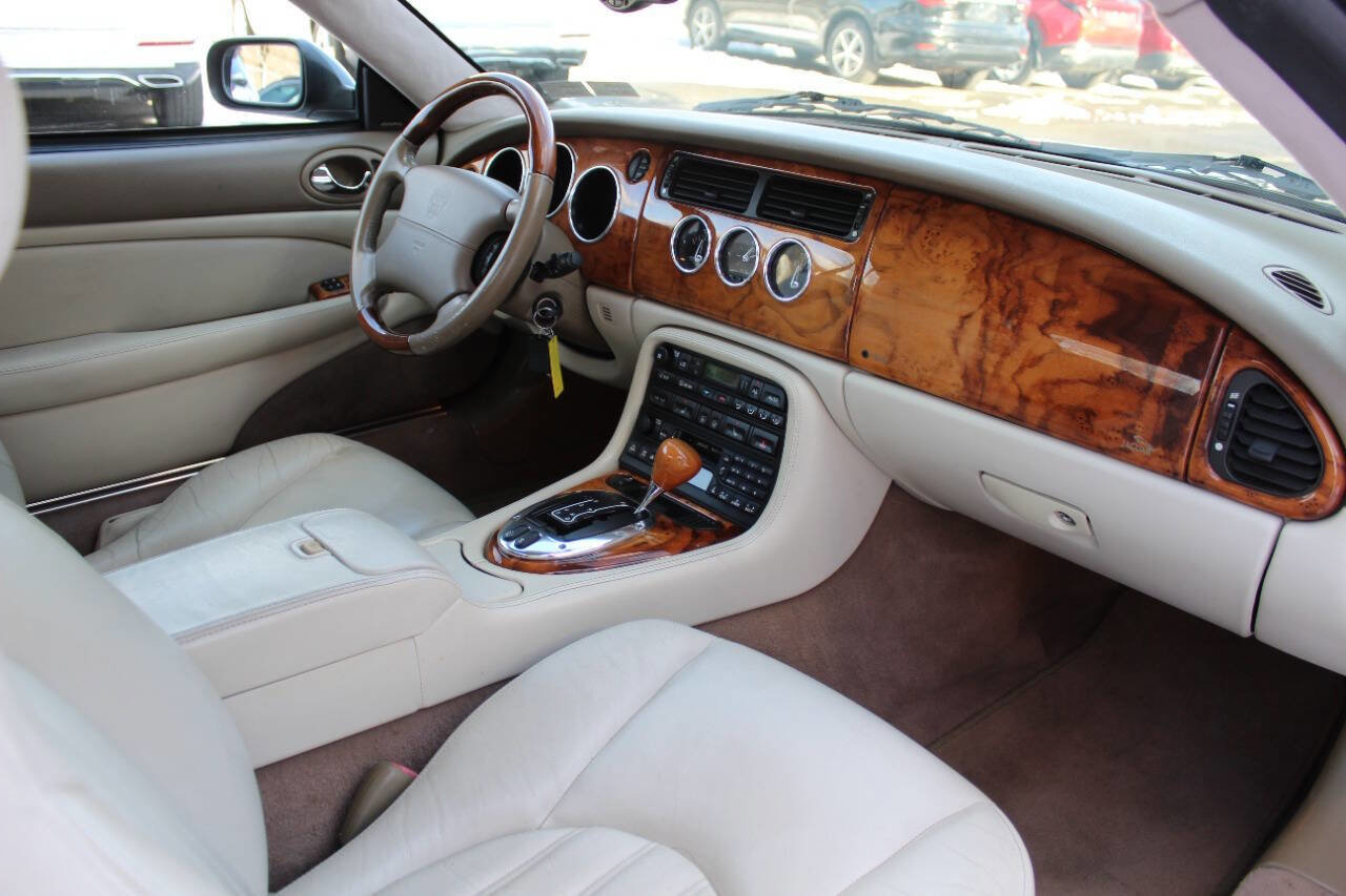 Used 2006 Jaguar XK8 Convertible image 15