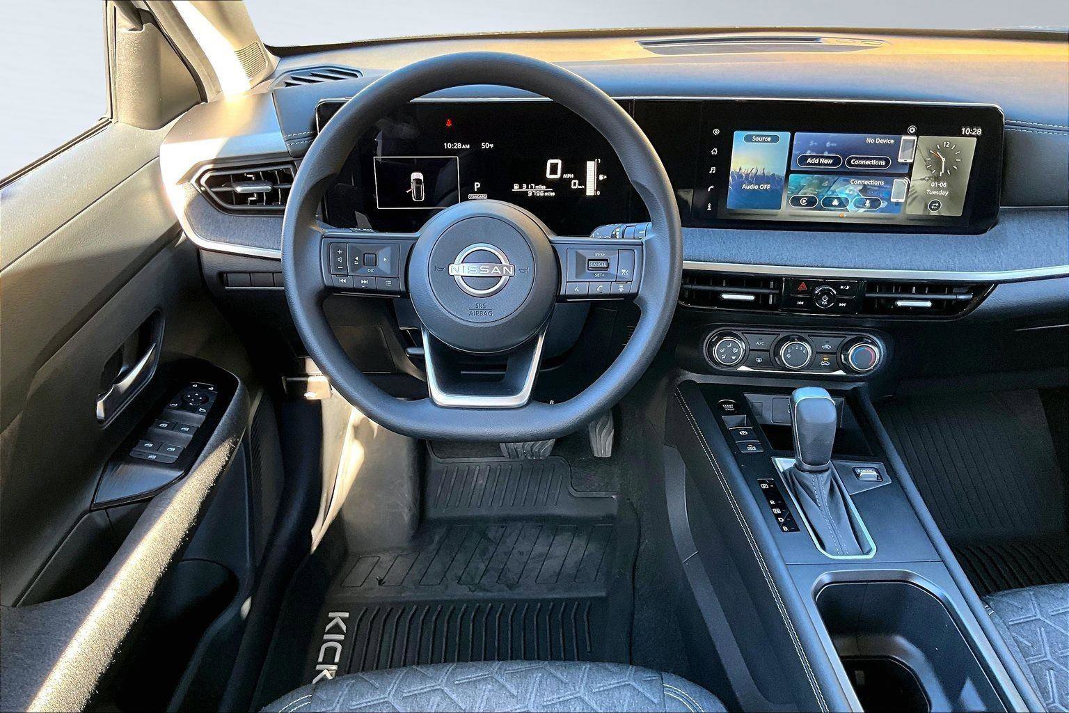 Used 2025 Nissan Kicks SV image 6