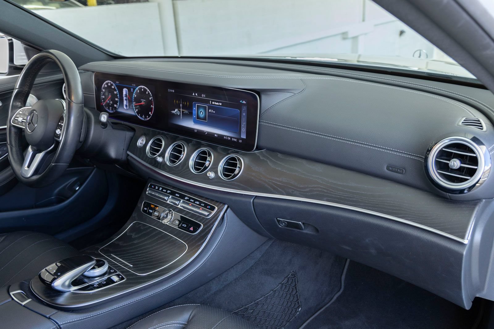 Used 2019 Mercedes-Benz E 300 image 29
