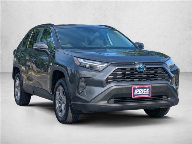 Used 2024 Toyota RAV4 XLE AWD/4WD image 3