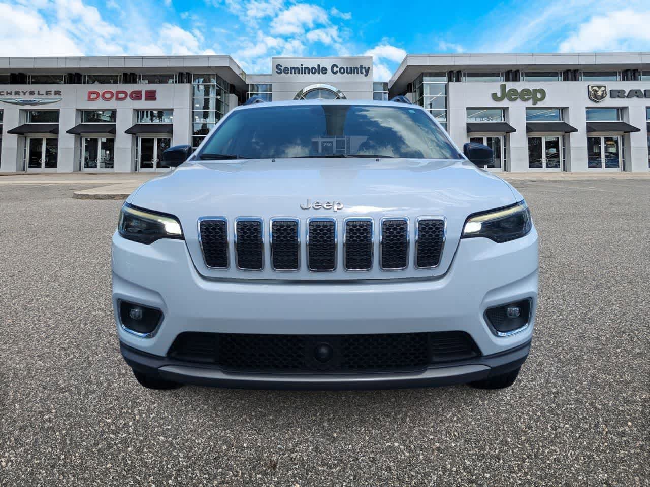 Used 2022 Jeep Cherokee Limited AWD/4WD image 3