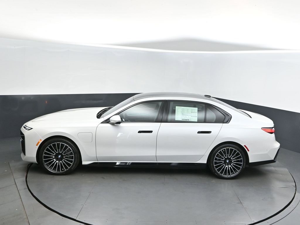 New 2026 BMW 750e xDrive image 13
