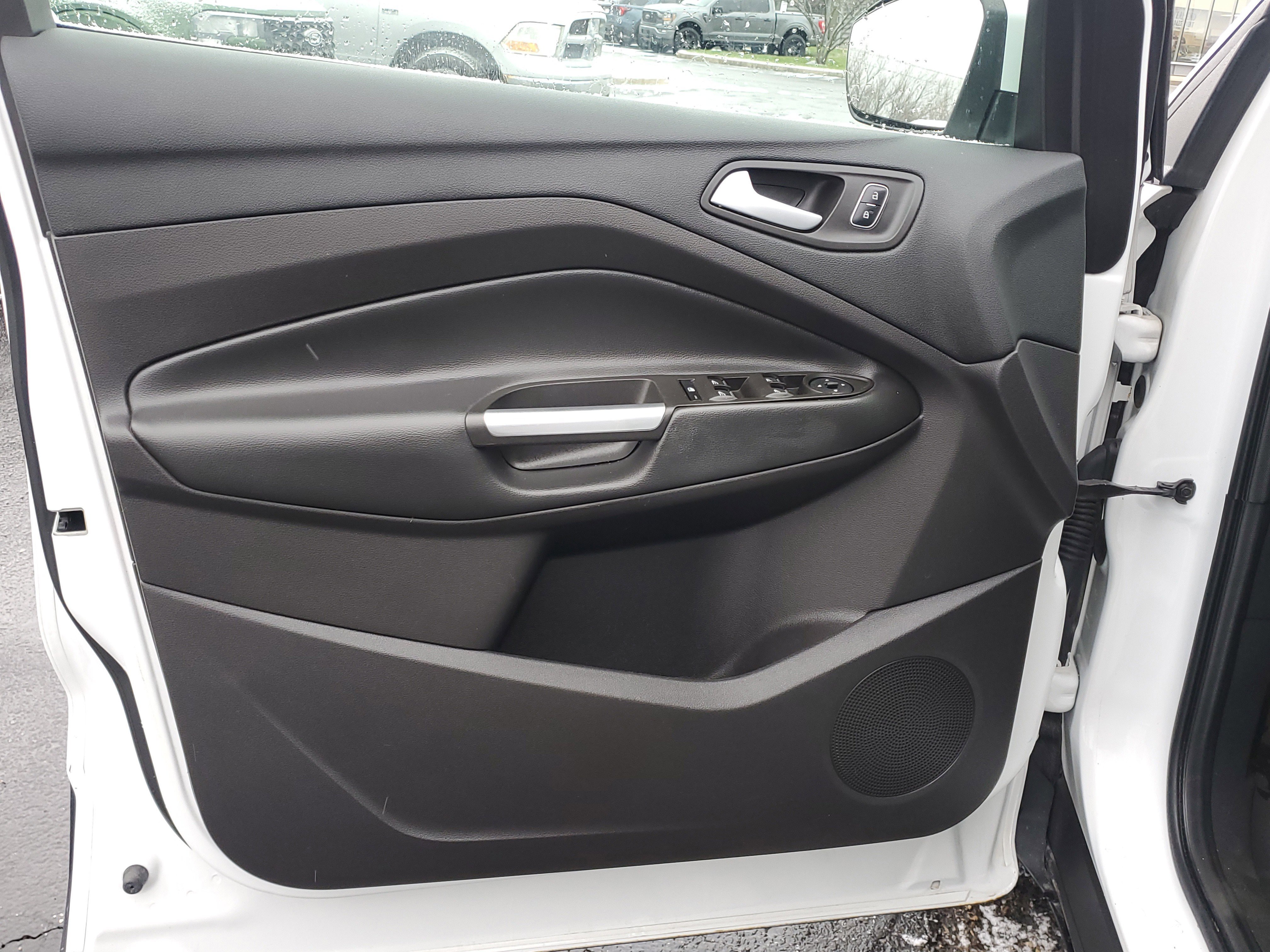 Used 2017 Ford Escape SE w/ SE Leather Comfort Package image 15