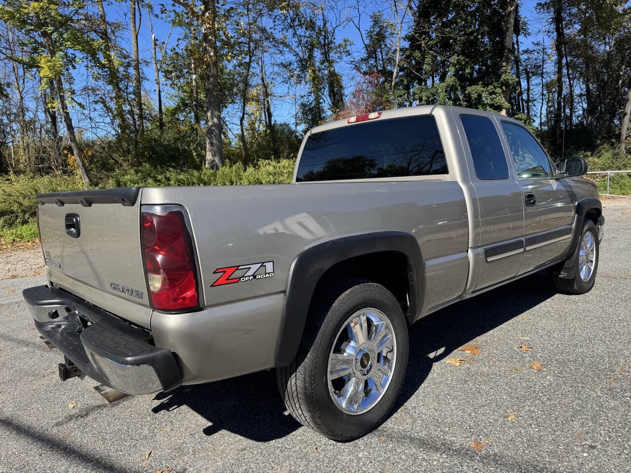 Used 2004 Chevrolet Silverado 1500 4x4 Extended Cab w/ Light Duty Power Package image 8