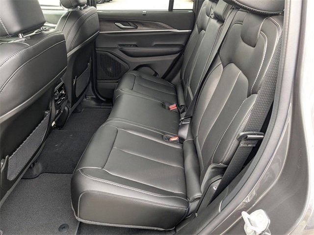 New 2025 Jeep Grand Cherokee Limited w/ Luxury Tech Group II image 33