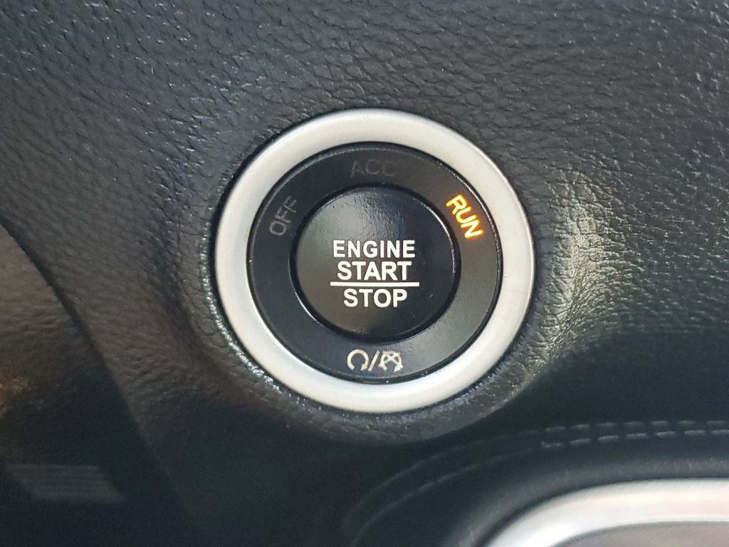 Used 2021 Dodge Challenger SXT image 36