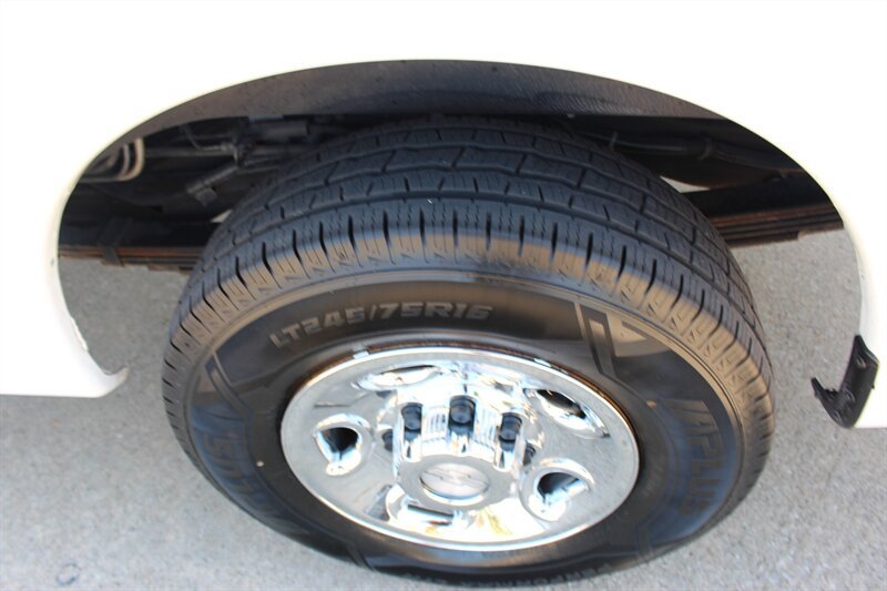 Used 2020 Chevrolet Express 3500 LT w/ LT Preferred Equipment Group RWD image 32