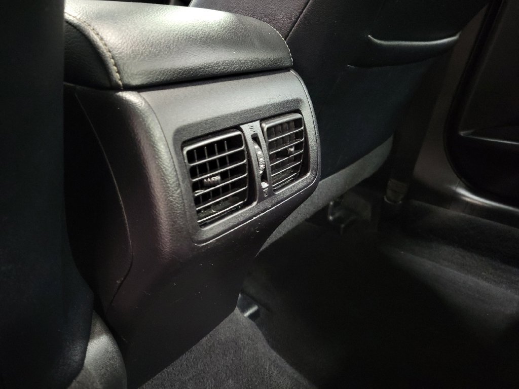 Used 2015 Toyota Camry XLE w/ Moonroof Package FWD image 31