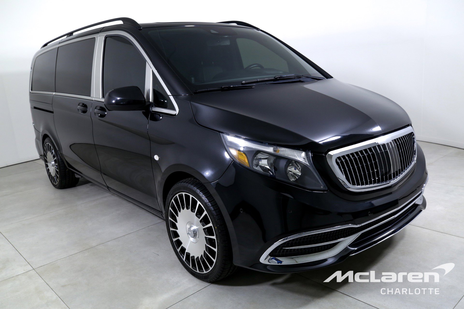 Used 2018 Mercedes-Benz Metris Passenger image 3