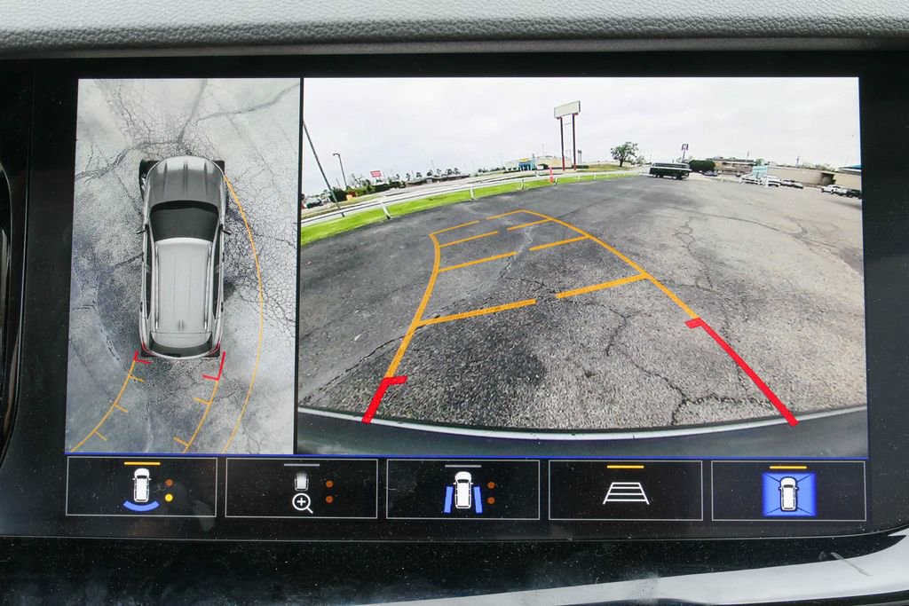 Used 2022 Buick Envision Avenir w/ Technology Package II image 32