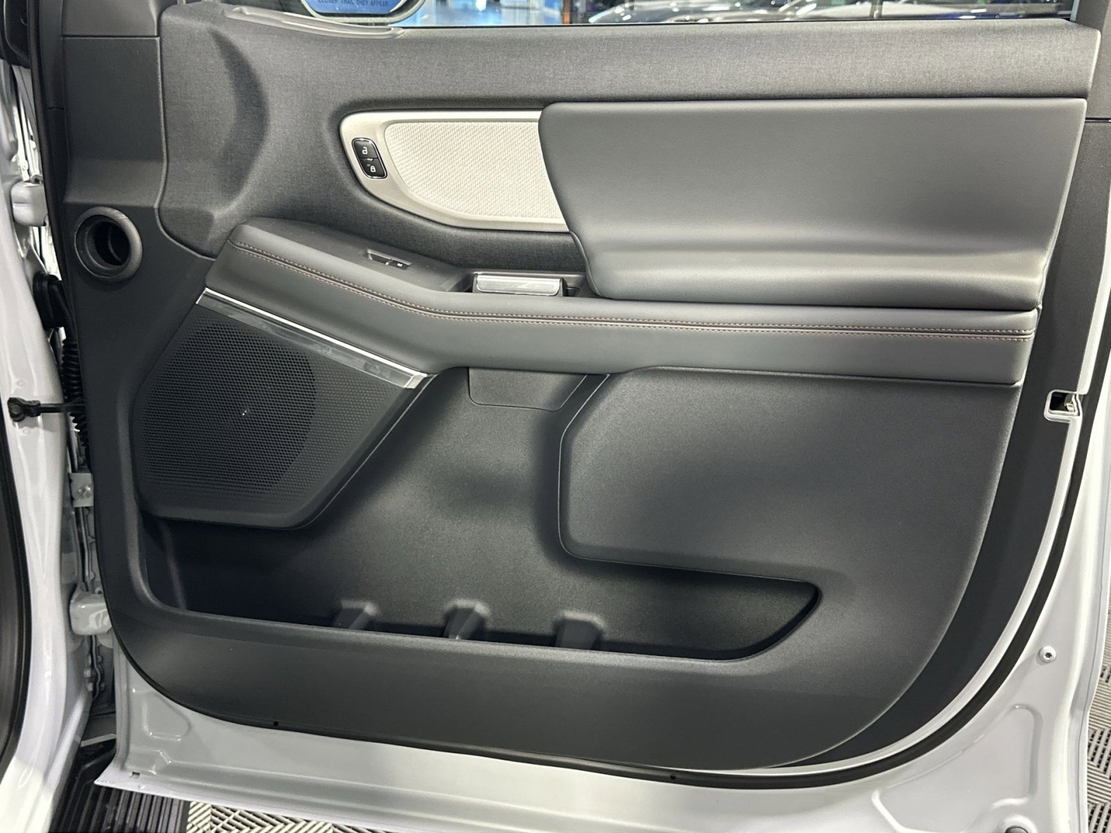 New 2025 Ford Expedition Active image 42