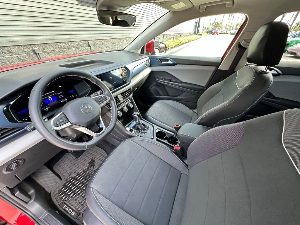 Used 2023 Volkswagen Taos SE image 4