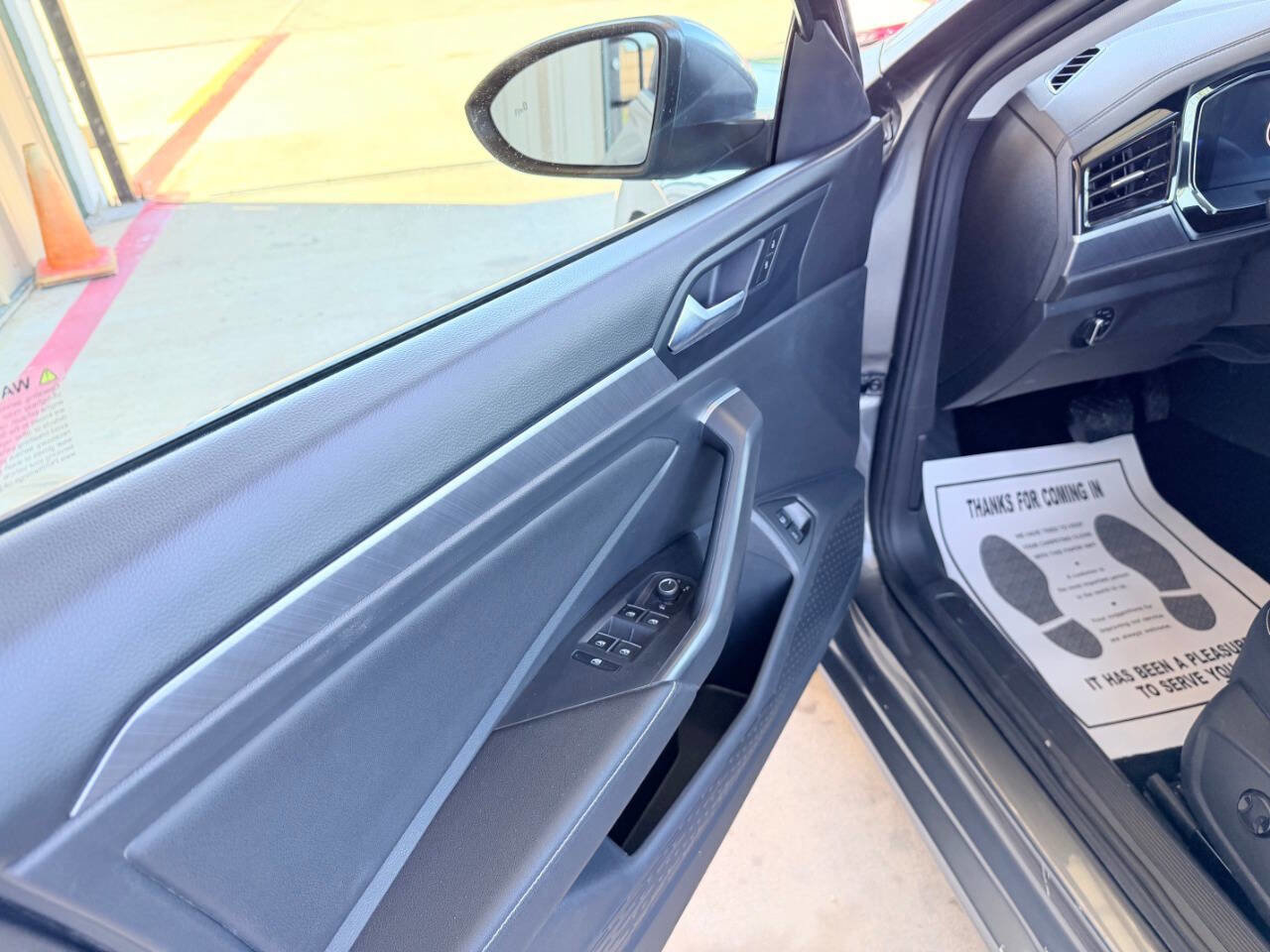 Used 2024 Volkswagen Jetta SE image 6