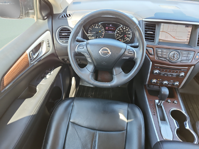 Used 2017 Nissan Pathfinder Platinum FWD image 15