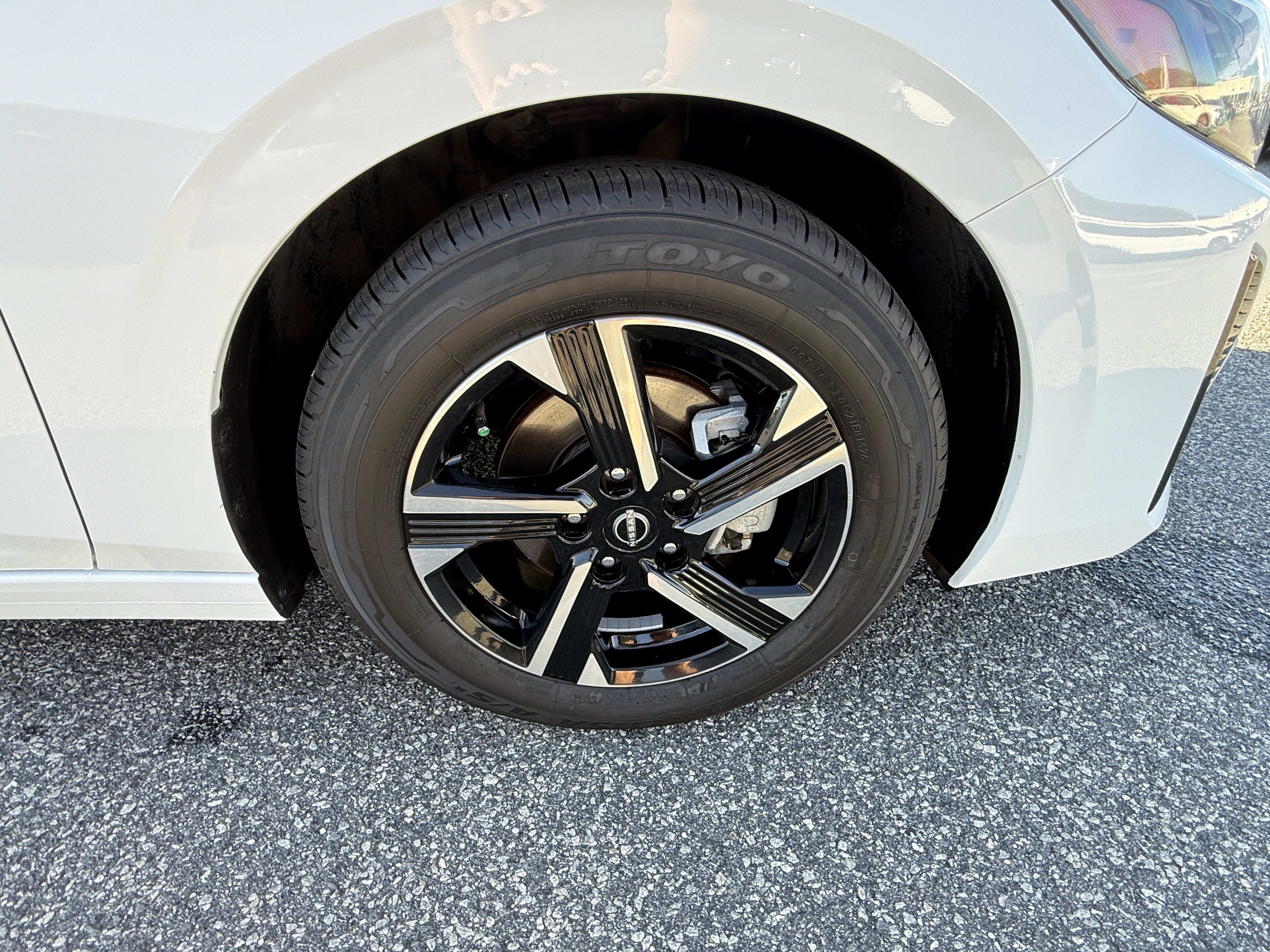 Used 2025 Nissan Sentra SV FWD image 13