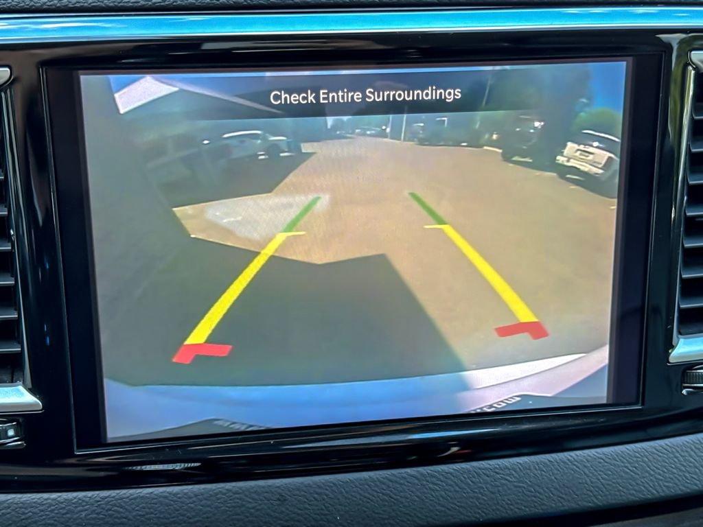 Used 2022 Chrysler Pacifica Touring-L FWD image 19