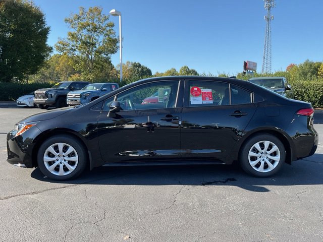 New 2027 Toyota Corolla LE FWD image 9