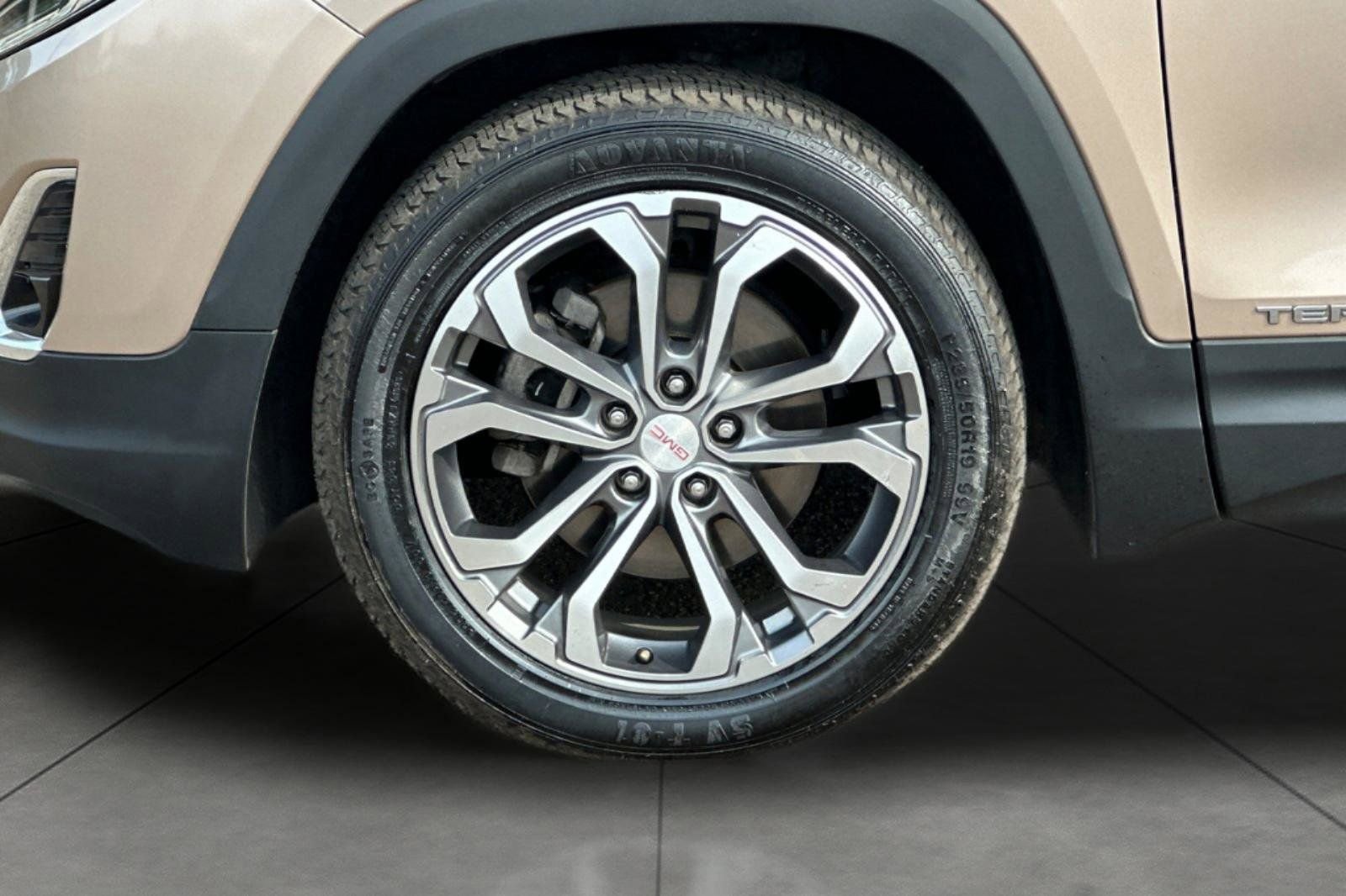 Used 2018 GMC Terrain SLT w/ Preferred Package image 31