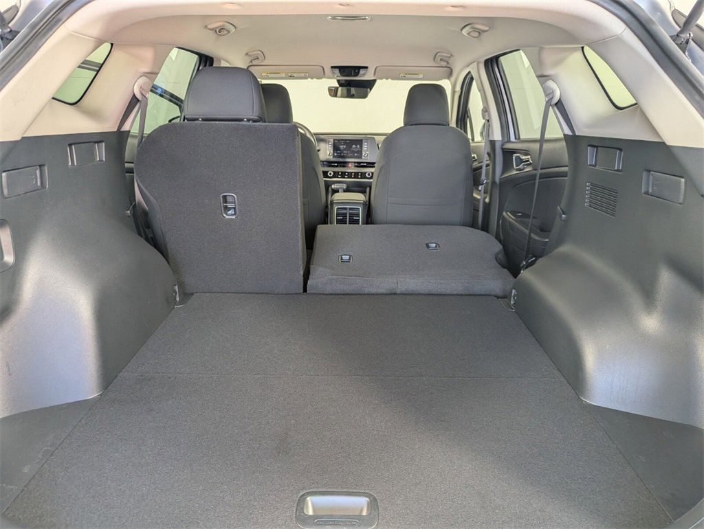 Used 2025 Kia Sportage LX image 25