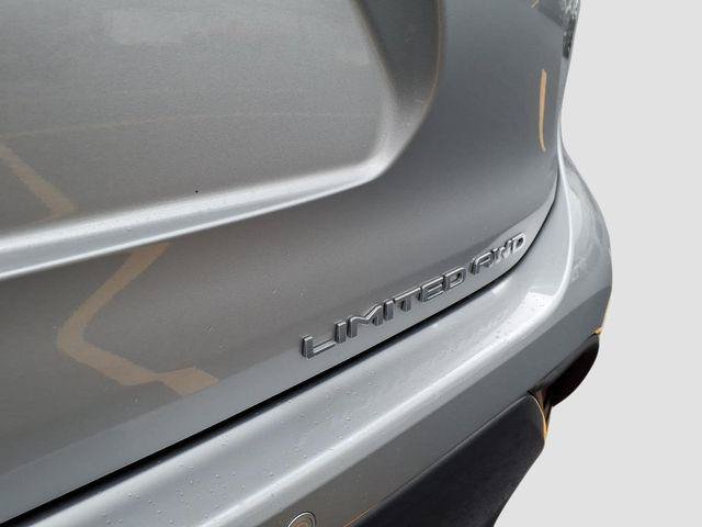 Certified 2024 Toyota Highlander Limited AWD/4WD image 33