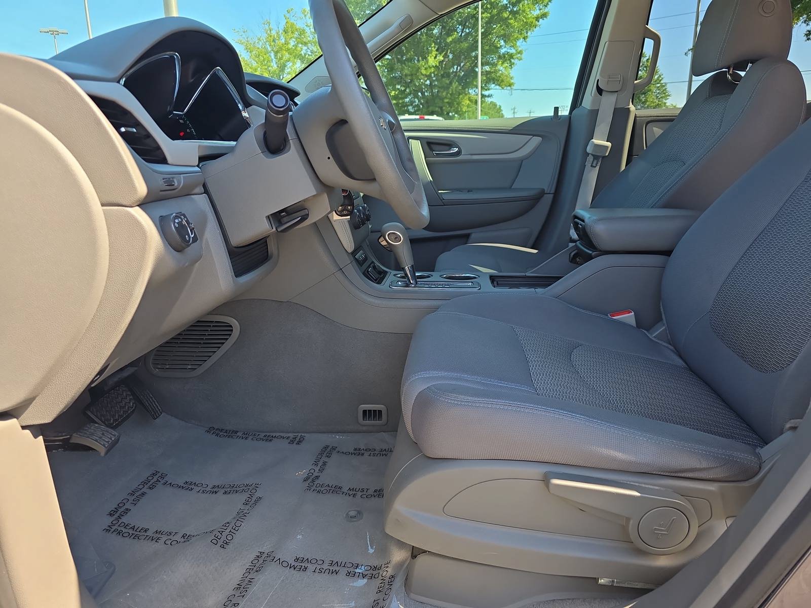 Used 2015 Chevrolet Traverse LS FWD image 16