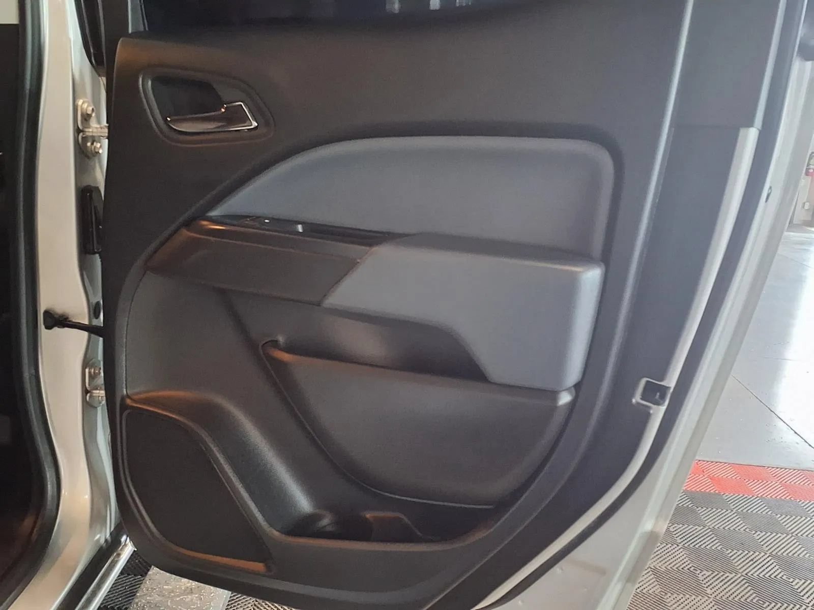 Used 2019 Chevrolet Colorado Z71 AWD/4WD image 8