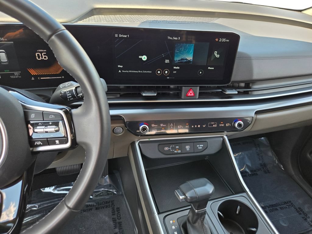 Certified 2025 Kia Carnival FWD image 21
