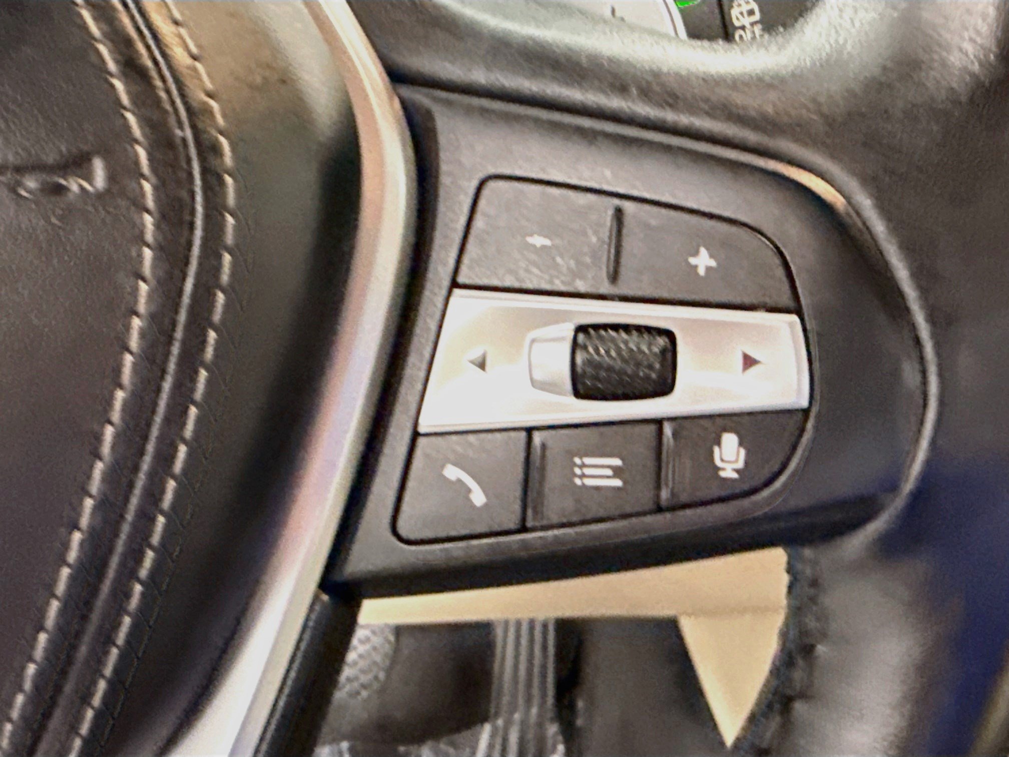 Used 2022 BMW X5 sDrive40i w/ Premium Package RWD image 15