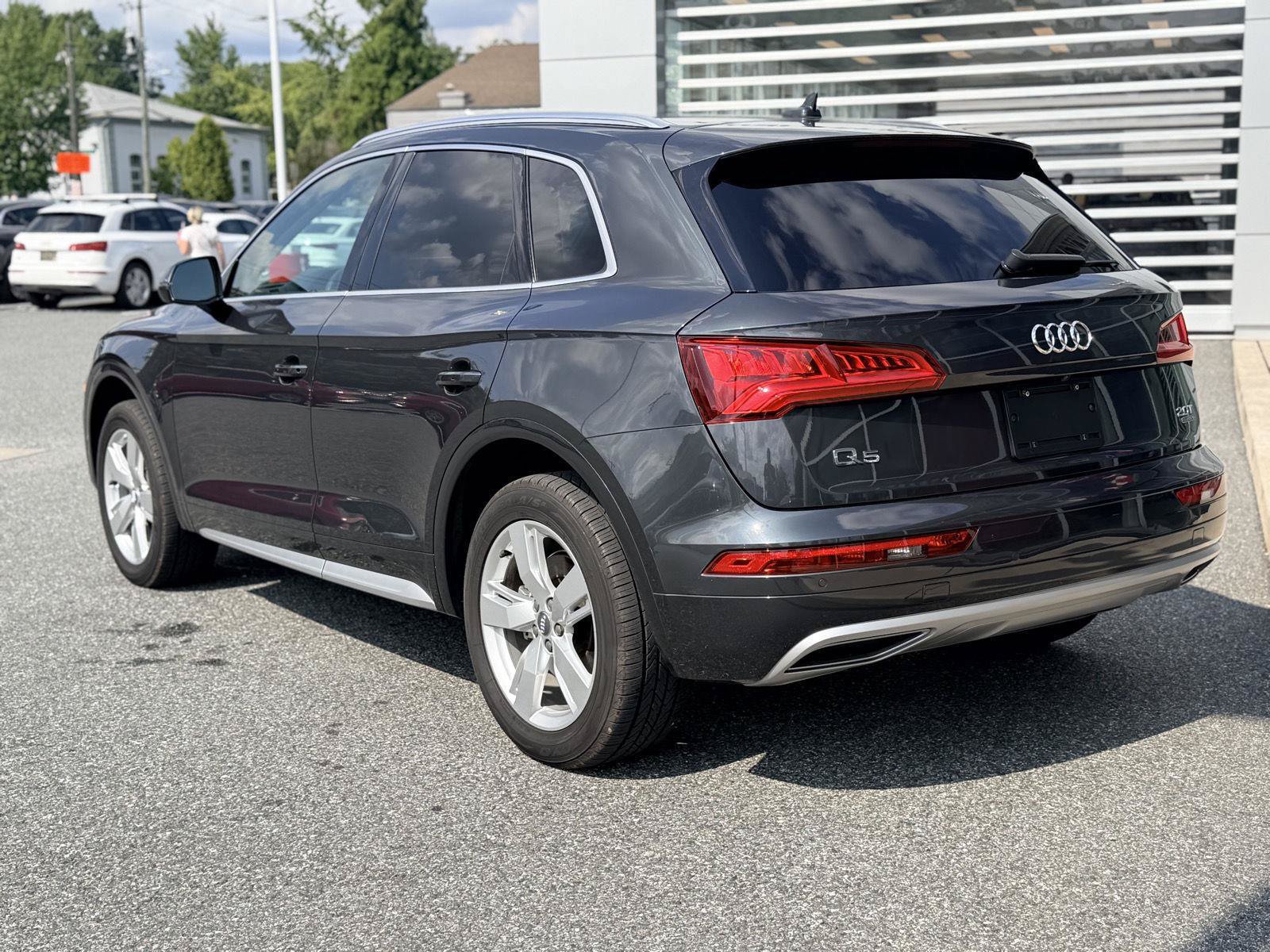 Used 2018 Audi Q5 2.0T Premium Plus w/ Premium Plus Package AWD/4WD image 4