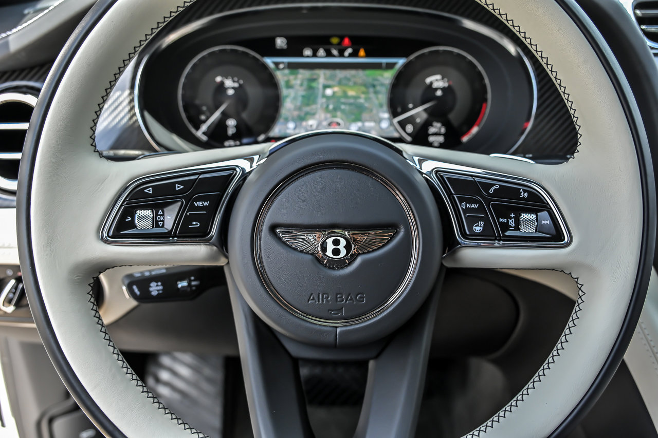 Used 2022 Bentley Bentayga AWD/4WD image 30