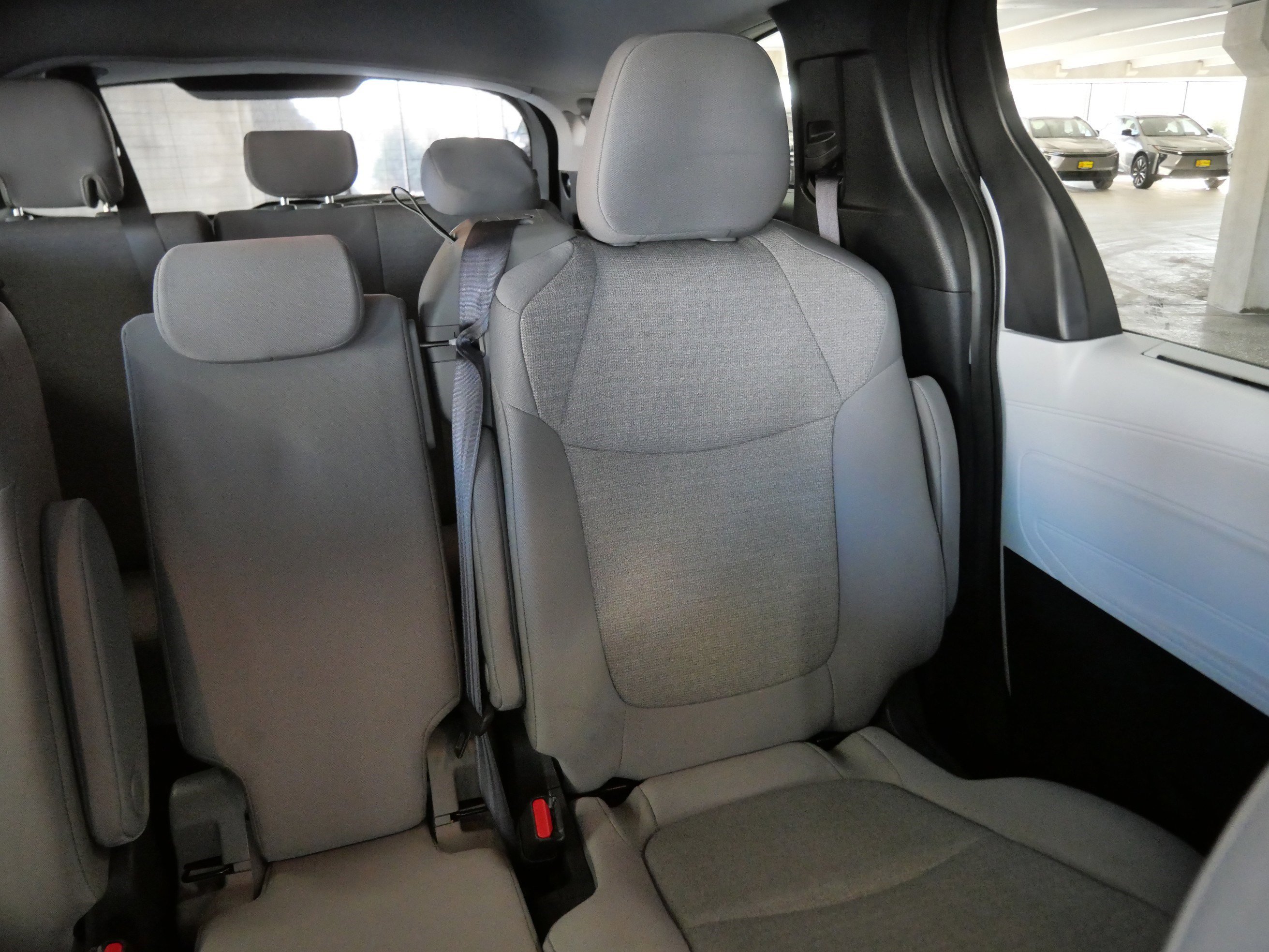 Certified 2025 Toyota Sienna LE image 15