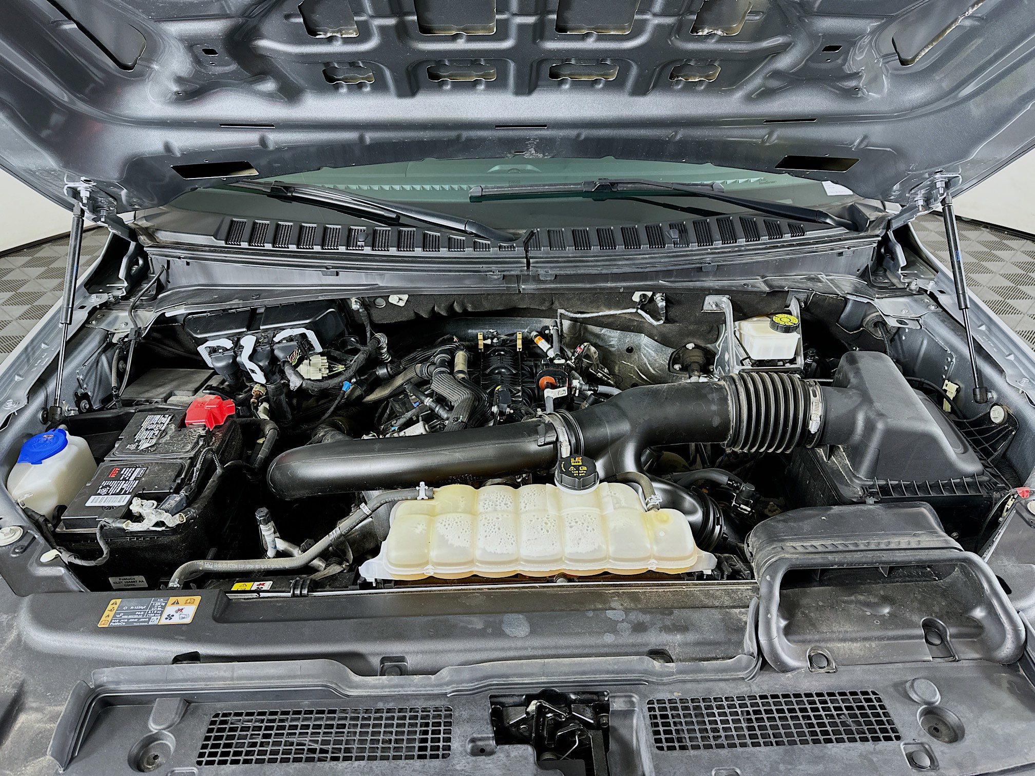 Used 2024 Ford Expedition XLT image 34