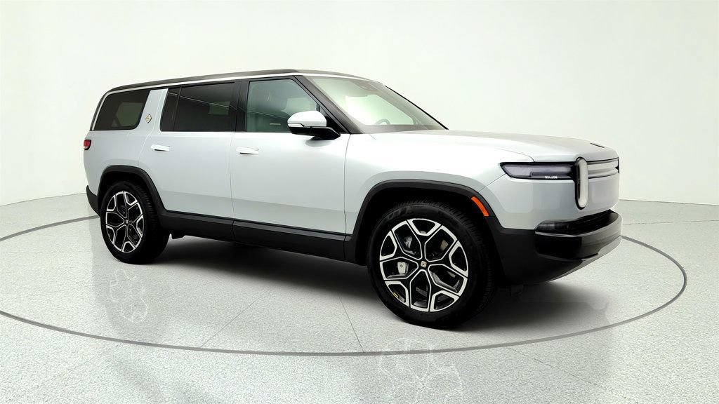 Used 2025 Rivian R1S Adventure Dual AWD/4WD image 3