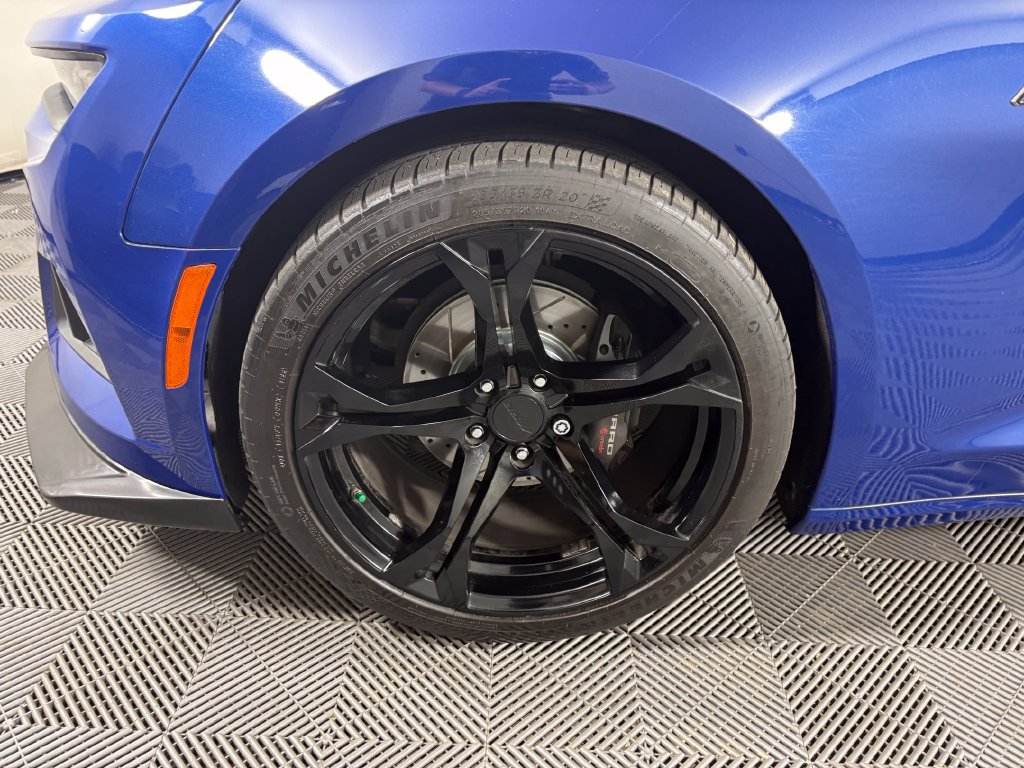 Used 2020 Chevrolet Camaro LT RWD image 10