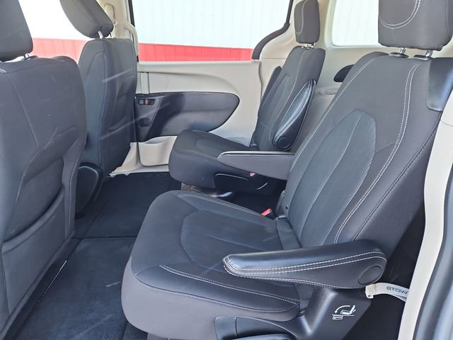 Used 2024 Chrysler Voyager LX FWD image 37