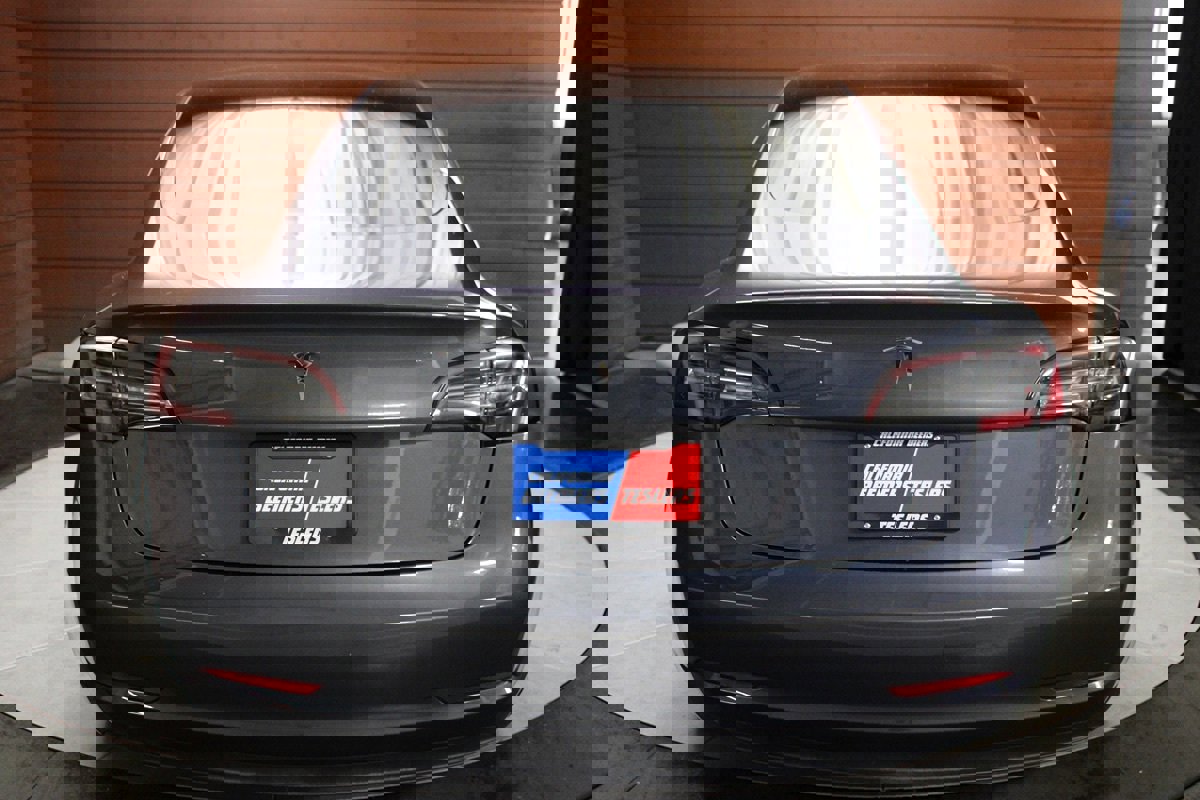 Used 2023 Tesla Model 3 Standard Range RWD image 9