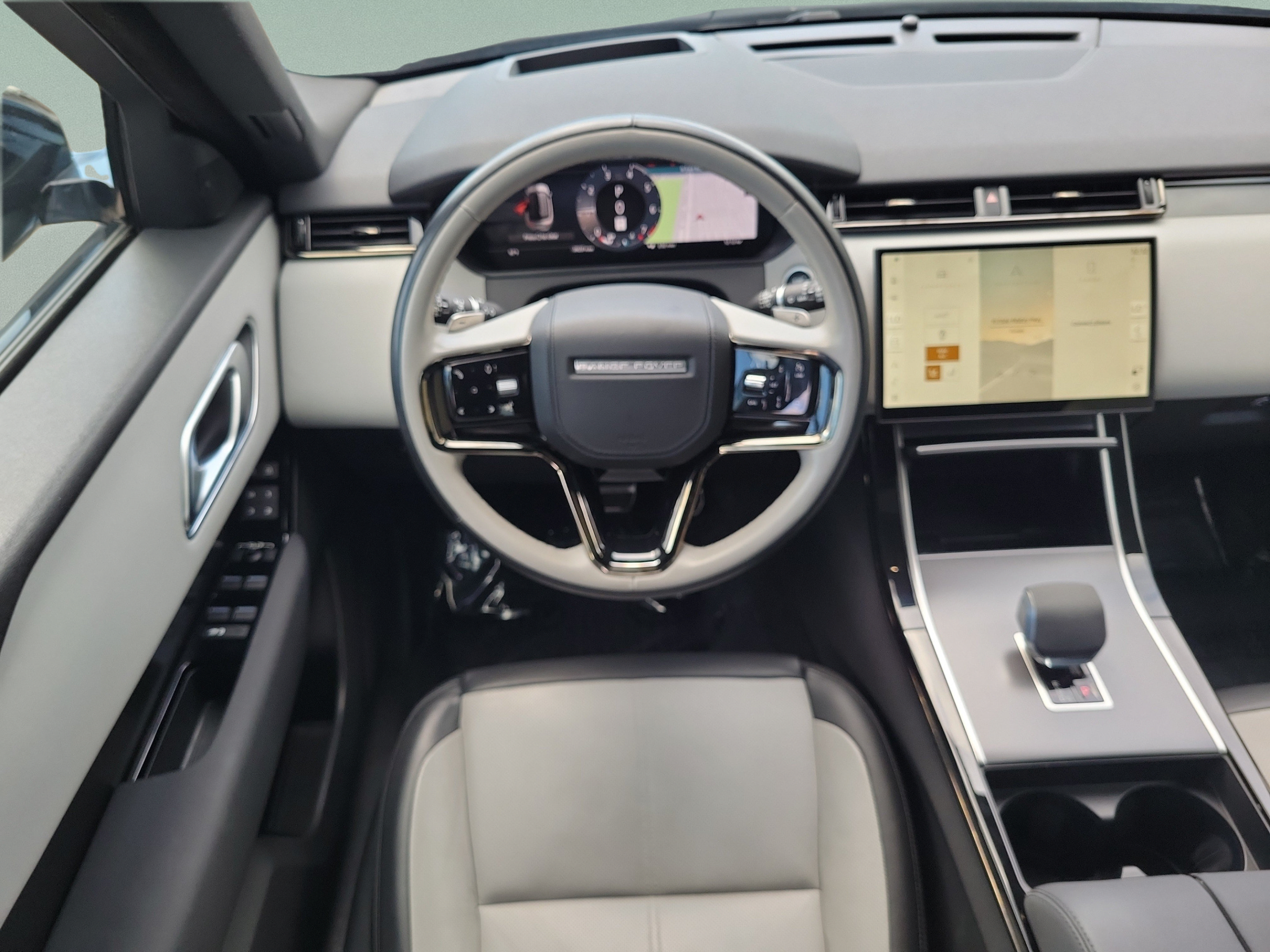 Used 2024 Land Rover Range Rover Velar Dynamic SE AWD/4WD image 9