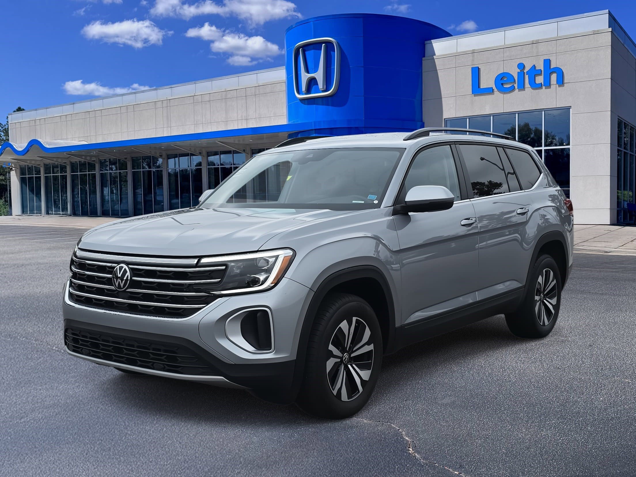 Used 2024 Volkswagen Atlas SE