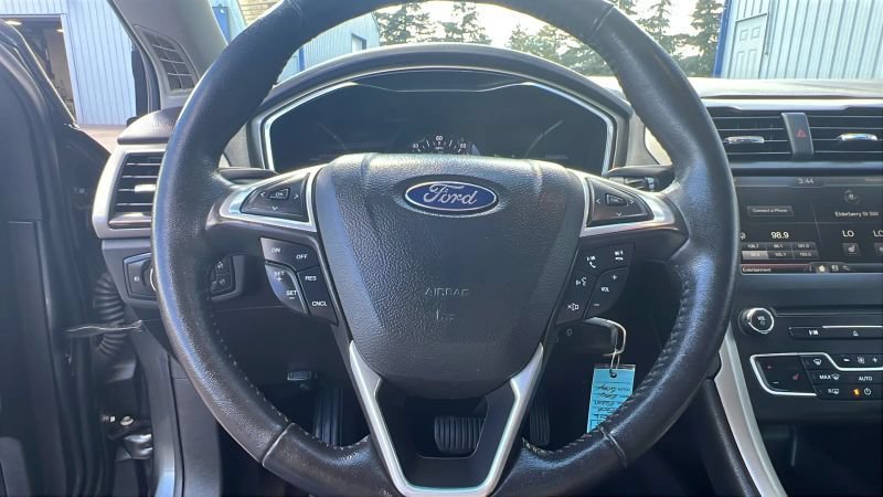 Used 2016 Ford Fusion Energi SE FWD image 21