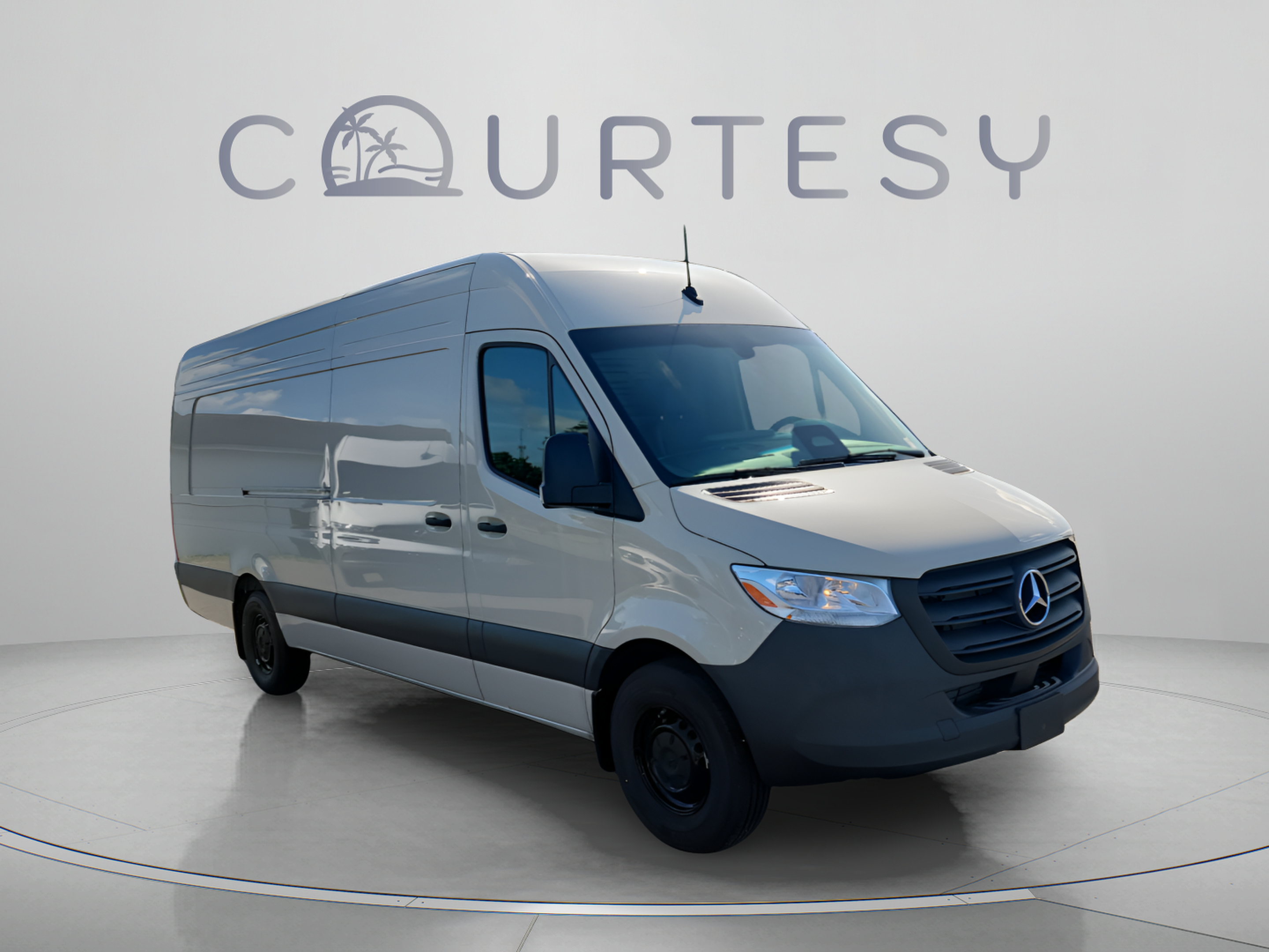 Used 2025 Mercedes-Benz Sprinter 2500 image 4