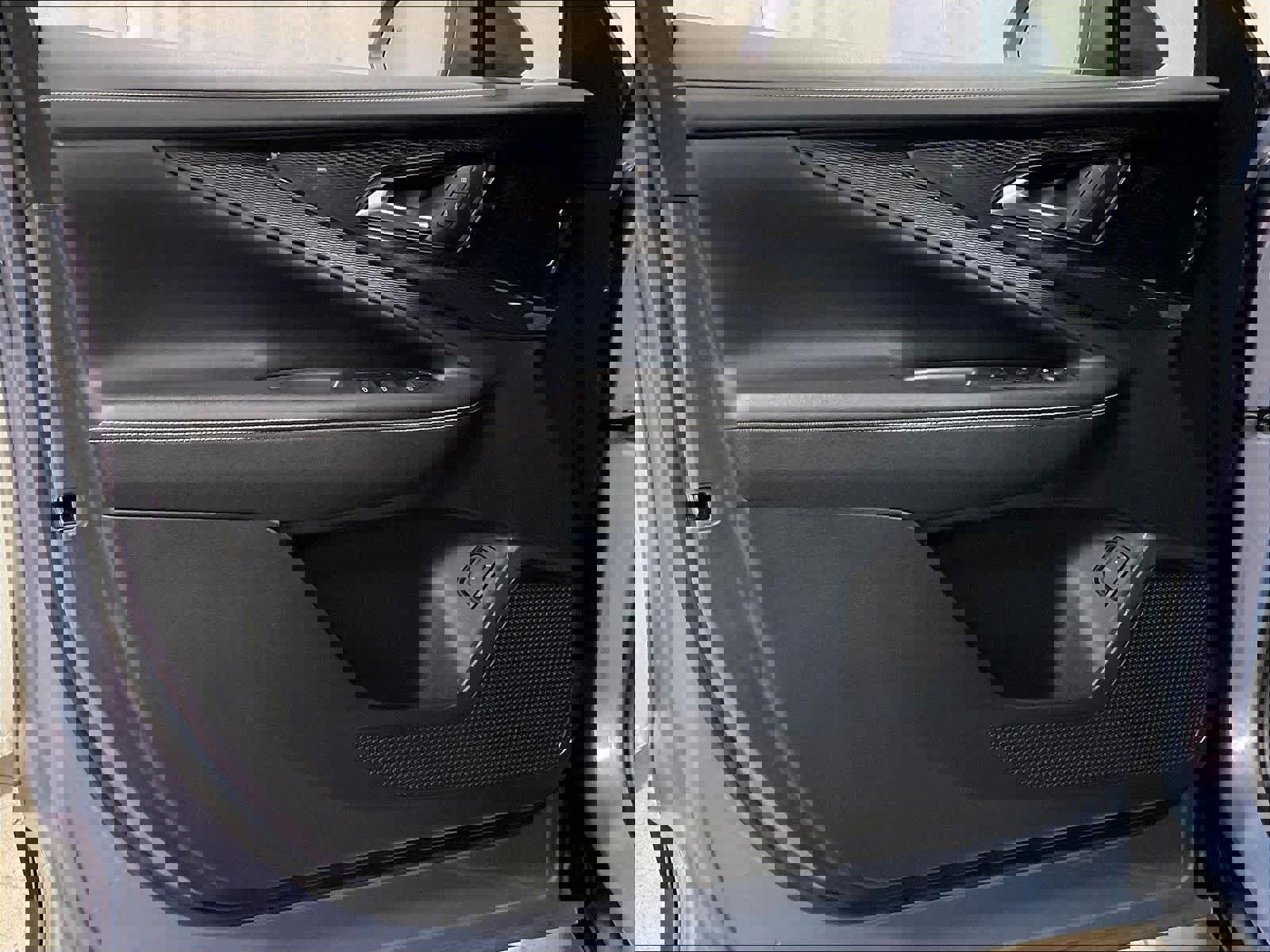 Used 2024 Chevrolet Blazer EV LT image 9