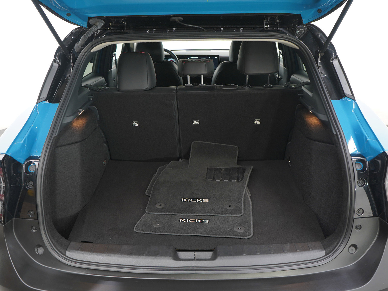 Used 2025 Nissan Kicks SR image 9